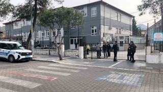 Menteşede okul önlerinde güvenlik duvarı