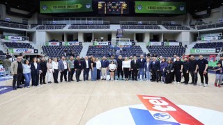 Merkezefendi Basketbol Takımı eğitime destek amacıyla parkeye çıktı