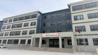 Mersinde bir lise öğrencisi silahla yakalandı
