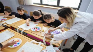 Minik öğrenciler için 23 Nisan temalı sanat atölyesi düzenlendi