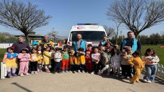 Minik öğrencilere diş eğitimi ve 112 tanıtımı yapıldı