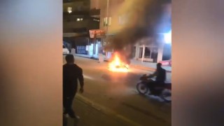 Motosiklet alev alev yandı