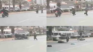 Motosiklet yayaya çarptı, o anlar araç kamerasına yansıdı: 2 yaralı