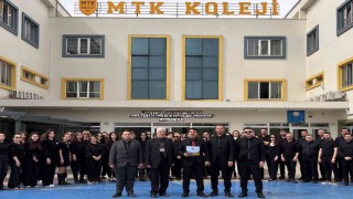MTK Okullarında siyah giyerek şiddete sessiz kınama