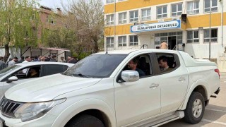 Müdür yardımcısına bıçakla saldırı iddiası
