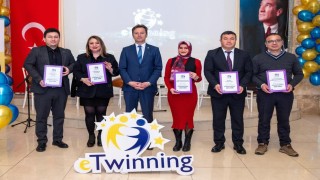 Muğlanın eğitim yıldızları ödüllendirildi