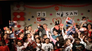 Nazillide sahne minik oyuncuların oldu