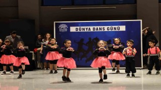 Nilüferde dans şöleni