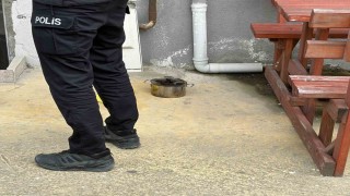 Ocakta unutlan yemek yangına sebep oldu