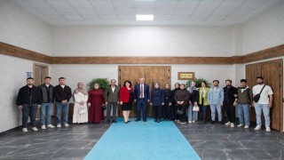 Öğrenciler vakıf eserleri deneyimlerini rektörle paylaştı