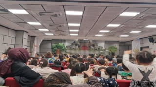 Okul öncesi öğrencileri ‘Akıllı Tavşan Momo müzikaline katıldı
