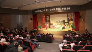 Ormanlar Kralı Ağustos Böceği oyunu çocuklarla buluştu
