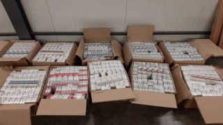 Otobüste tavan klimasına gizlenen 45 bin 200 paket sigara gümrüğe takıldı