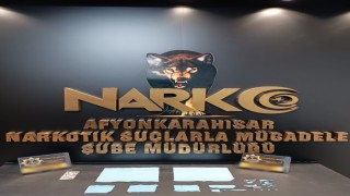 Otogarda otobüs bekleyen yolcu uyuşturucu ile yakalandı