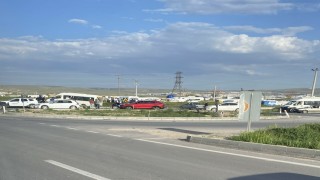 Otomobil ile işçi servisi çarpıştı: 6 yaralı