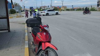 Otomobil ile motosiklet çarpıştı: 1 yaralı