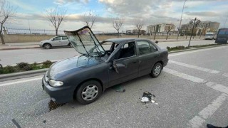 Otomobil park halindeki araca çarparak takla attı: 1 yaralı