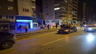 Otomobilin çarptığı bisikletli kadın yaralandı