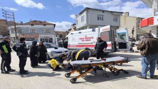 Otomobilin çarptığı yaya yaralandı