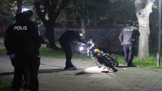 Parkta iki grup tabanca ve bıçakla birbirine girdi: 2 yaralı