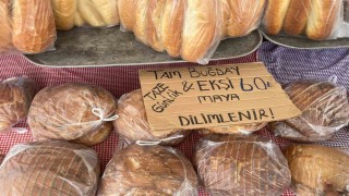 Pazarda etiketsiz ve ambalajsız ekmek satan esnaf hakkında işlem yapıldı