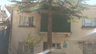 Pencereden düşen 3 yaşındaki çocuk yaralandı