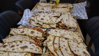 Pendikte Milli Takım sevinci: 20 bin lokma, 1000 lahmacun dağıtıldı