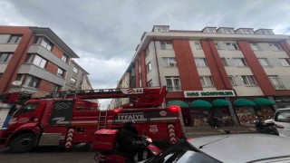 Pide salonunun bacasında çıkan yangın korkuttu