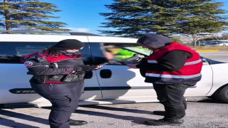 Polis denetimlerinde 40 aranan şahıs yakalandı