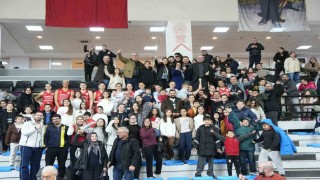 Potanın Kraliçeleri şampiyonluğa koşuyor