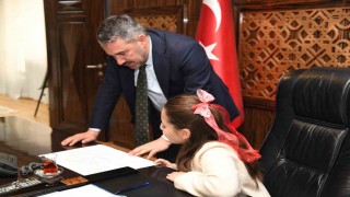 Pursaklar Belediyesinin koltuğu Miray Özayaza emanet