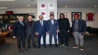 Rigobert Song, Başkan Hacıosmanoğlu ve Başkan Vekili Otyakmazı ziyaret etti