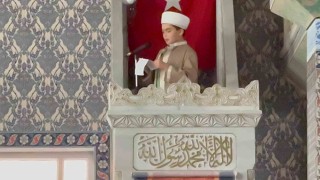 Rizede 13 yaşındaki öğrenciden cuma hutbesi