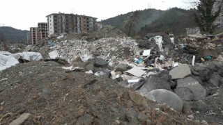 Rizede vahşi çöp depolama sahası vatandaşları canından bezdirdi