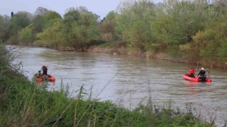 Sakarya Nehrine düşen çocuğu arama çalışmaları havadan görüntülendi