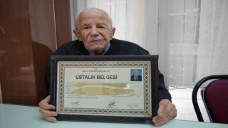 Sakaryanın 100 yaşındaki dönercisi 84 yıldır mesleğini sürdürüyor