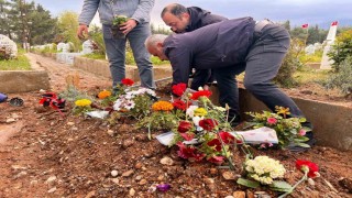 Saldırıda hayatını kaybeden Keremin mezarına çiçekler dikildi