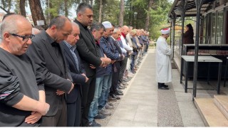 Saldırıda ölen öğretmen ve öğrenciler için gıyabi cenaze namazı kılındı