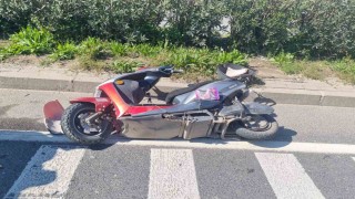 Salihlide ekobis ve motosiklet çarpıştı: 3 yaralı