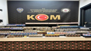 Saman yüklü tırlarda yaklaşık 5 bin paket kaçak sigara ele geçirildi