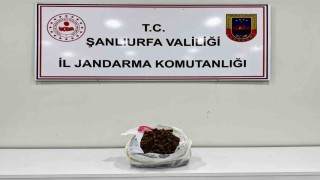 Şanlıurfada şüpheli araçta 1 kilo uyuşturucu ele geçirildi: 2 gözaltı
