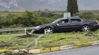 Selçukta kaygan yolda zincirleme trafik kazası