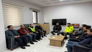 Şemdinlide polislere pasta sürprizi
