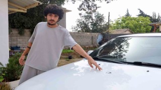 Sesle panik ve korku yaşayan vatandaşın aracına yorgun mermi isabet etti