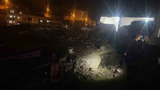 Siirtte metruk bina çöktü