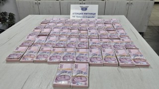Sınır kapısında yolcu otobüsünde 1 milyon 40 bin lira ele geçirildi