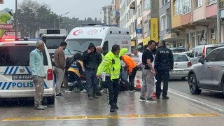 Sinopta hafif ticari araç yayaya çarptı: 1 yaralı