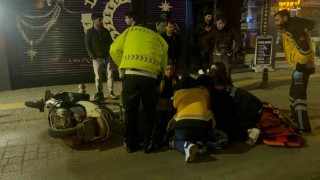 Sinopta iki motosiklet çarpıştı: 2 yaralı