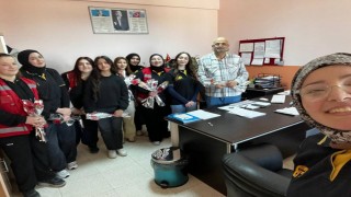 Sinopta öğrencilerden öğretmenlere çiçek