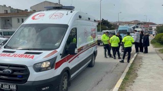 Sinopta otomobil ile motosiklet çarpıştı: 2 yaralı